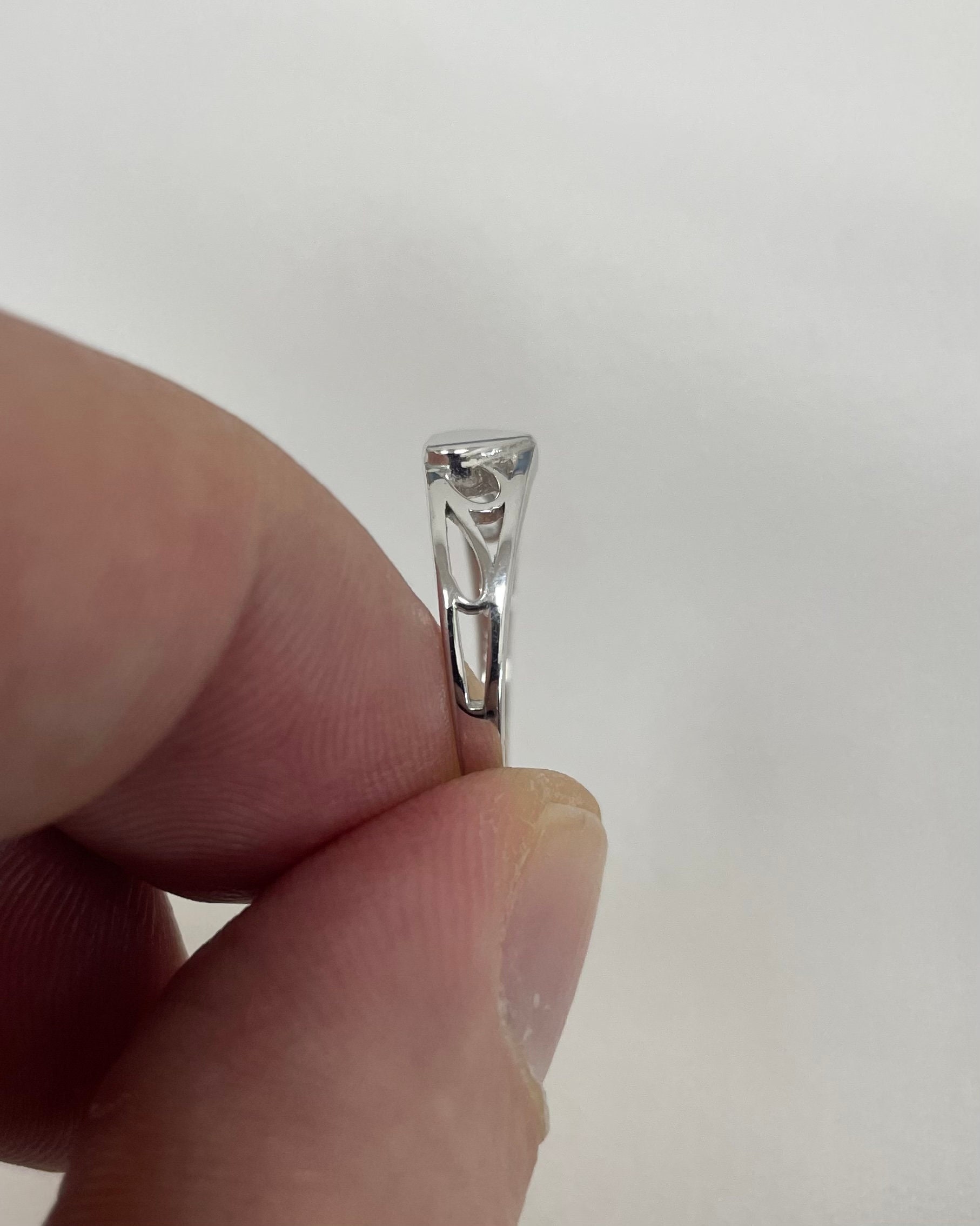 Argent Sterling Rond Tête Bee Motif Auriculaire Chevalière