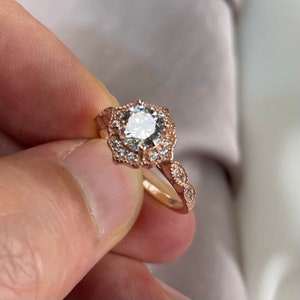 Vintage Style Art Deco Ring Solid 925 Sterling Silver Rose Gold Plated 1 Carat Ring - Gift Boxed