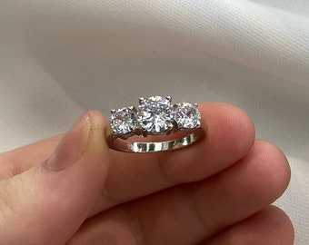 925 Sterling zilveren dames drie stenen CZ ring L-U maten - geschenkverpakking, hoofdsteen 7 mm zijstenen 5 mm