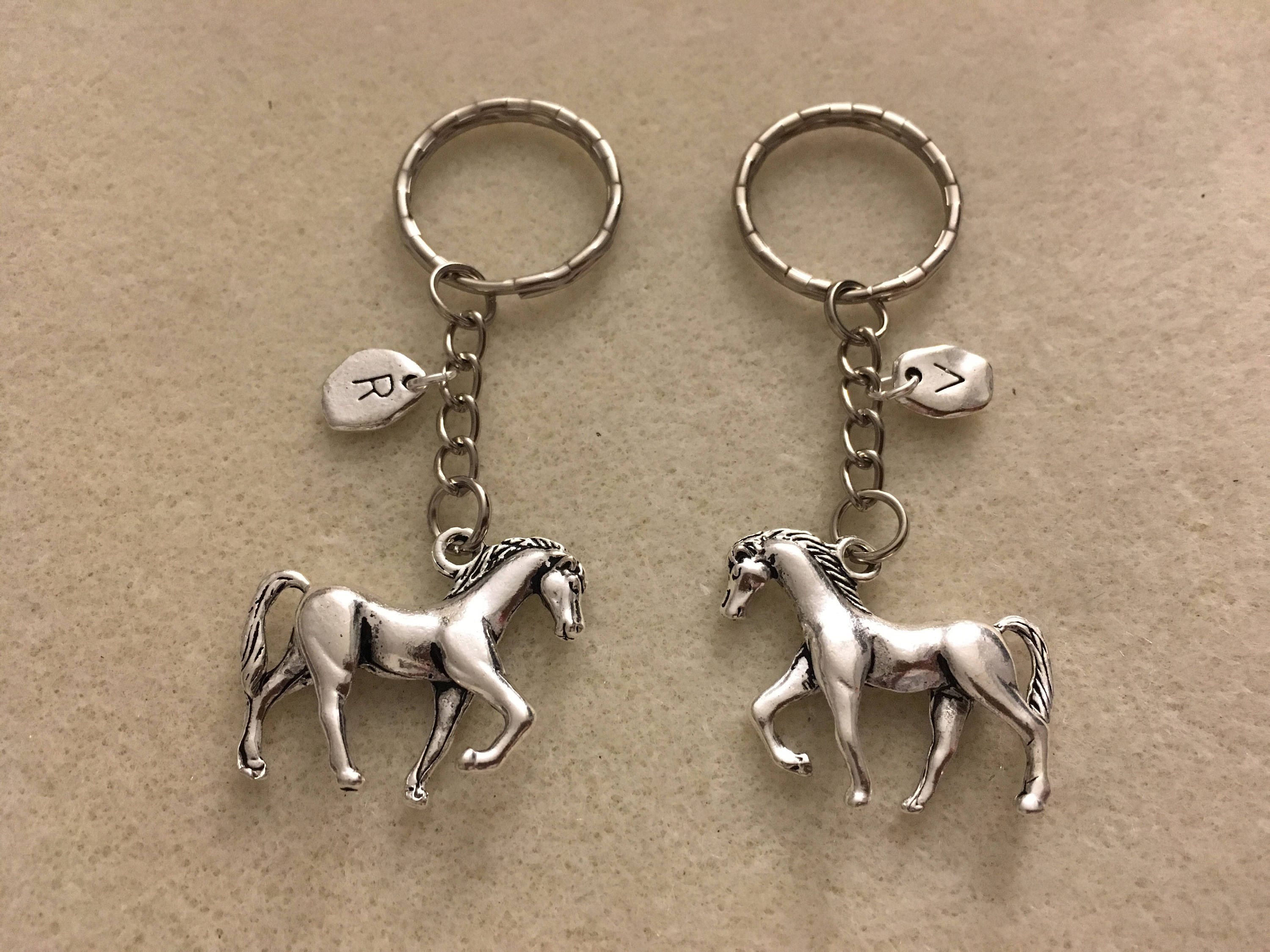 JA Horse Schlüsselanhänger Aus Leder Mit Hufeisen - Personalisierbar Mit Buchstaben A-Z