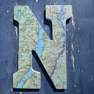 Mapa de N Wood, letra da área de Adirondack no interior do estado de Nova York, incluindo o Lago George Ticonderoga