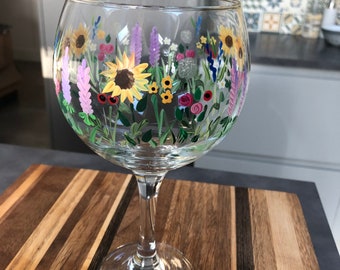 Gin glass hand painted - sunflower meadow. can be personalised.  Wedding, birthday, anniversary, teacher, valentines, Christmas gift