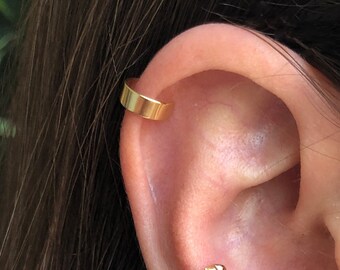 Gold ear cuff, adjustable ear cuff, dainty ear cuff, cartilage ear cuff, simple ear cuff, minimal ear cuff, gold earrings, huggie ear cuff