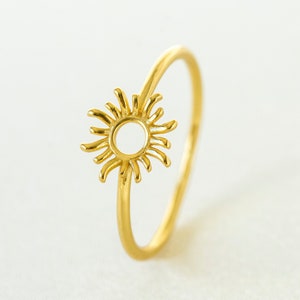 Gold sun ring, sunbeam ring, dainty gold ring, thin gold ring, tiny ring, sunshine ring, gold minimal ring, stackable ring, delicate ring