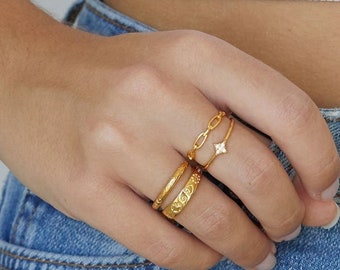 Chain ring, link ring, dainty gold ring, delicate ring, thin ring, tiny ring, mininal ring, stacking ring, thin chain ring, ring stacker