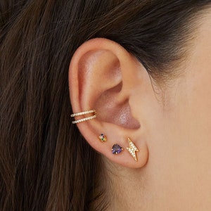 Dainty ear cuff, gold wrap earring, gold conch hoop, delicate ear cuff, tiny ear cuff, no piercing earring, fake piercing earring, ear cuff