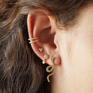 Tiny cz gold studs, dainty stud earrings, gold earrings, small studs, dainty studs, minimalist jewelry, cz studs,, minimalist earrings