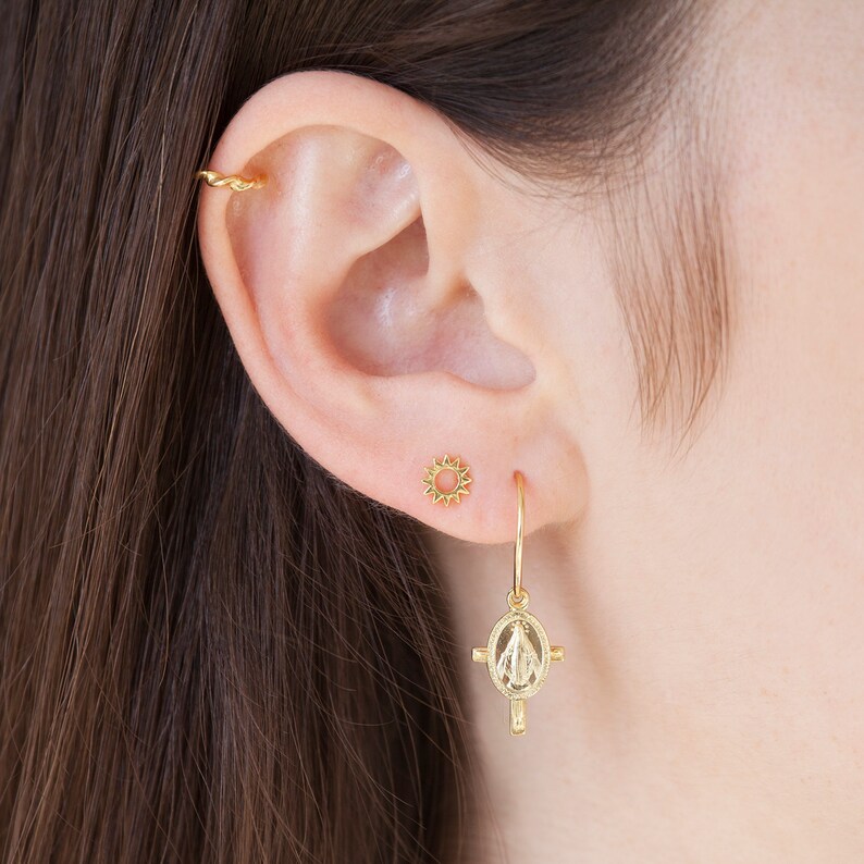 minimal earrings sun earrings delicate studs Sun stud earrings tiny studs gold dainty studs tiny stud earrings dainty jewelry
