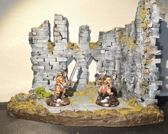 Diorama/scenario fatto a mano o rovine di castelli da esposizione per D&D ecc.