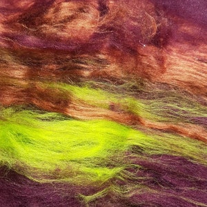Dracula 'Jonathan Harker' Art Batt: Maroon, Green, and Auburn Spinning Fibre (50g) image 7
