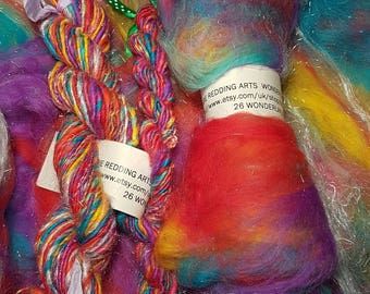 Wunderland-Kunst-Garn / 26. Wunderland / Rainbow Batt / Rot / Blau / Silber / gelb / grün / lila / 50g / Merino / stricken / häkeln