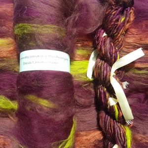 Dracula 'Jonathan Harker' Art Batt: Maroon, Green, and Auburn Spinning Fibre (50g) image 1
