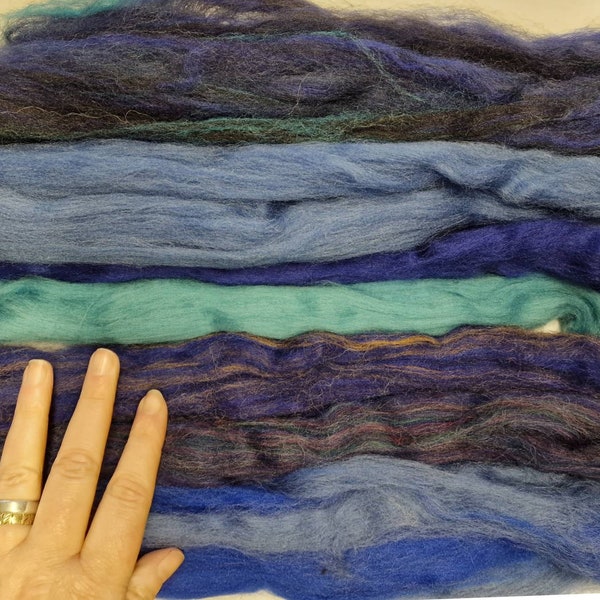 120g Waste Wool / Merino Corriedale Roving / Blues / Felting / Gift / Spinning / Fibre Gift / PLASTIC-FREE packaging