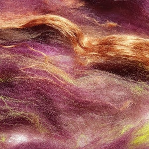 Dracula 'Jonathan Harker' Art Batt: Maroon, Green, and Auburn Spinning Fibre (50g) image 9