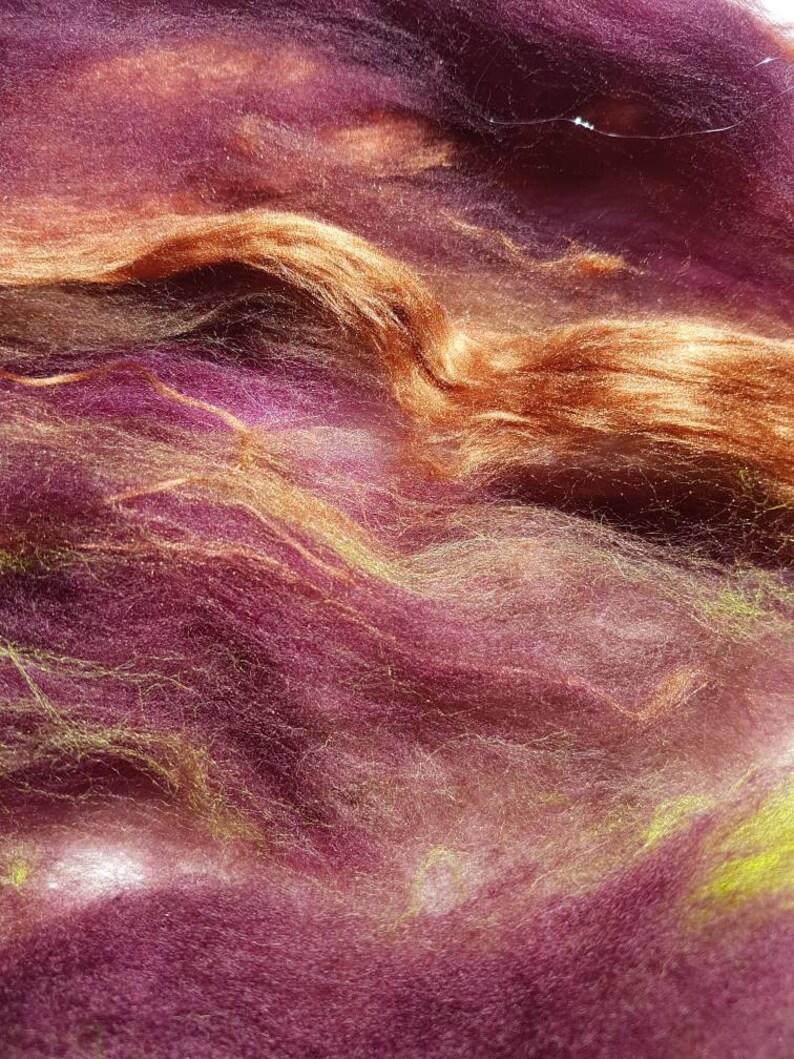 Dracula 'Jonathan Harker' Art Batt: Maroon, Green, and Auburn Spinning Fibre (50g) image 9