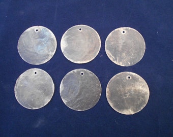 Set of 100 drilled Capiz Shells - Round Cut - 1 1/2" Diameter - One Hole drilled for Crafts (Wind Chimes / Seashell Curtains)