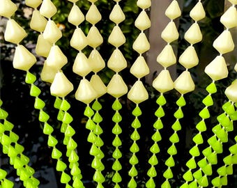 Cortina de cuentas acrílicas Beaded String™, hecha a mano, con cuentas multicolor para puerta, 22 hilos, 89 cm de ancho x 193 cm de alto, color verde