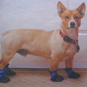 A set of dog boots(4 boots) winter dog boots-dog shoes-skidproof style-pawprotectors-dog booties