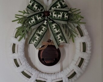 Chunky Yarn Winter Wreath: Deer Bow, Bell Ornament, Red Berries
