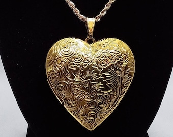 Locket* Gold-Plated HUGE Heart Shaped Photo Locket Necklace * Keepsake Jewelry * Heart Locket * Gift for Her * Gold Heart Locket * For Mom