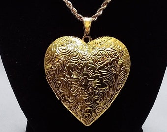 Locket* Gold-Plated HUGE Heart Shaped Photo Locket Necklace * Keepsake Jewelry * Heart Locket * Gift for Her * Gold Heart Locket * For Mom