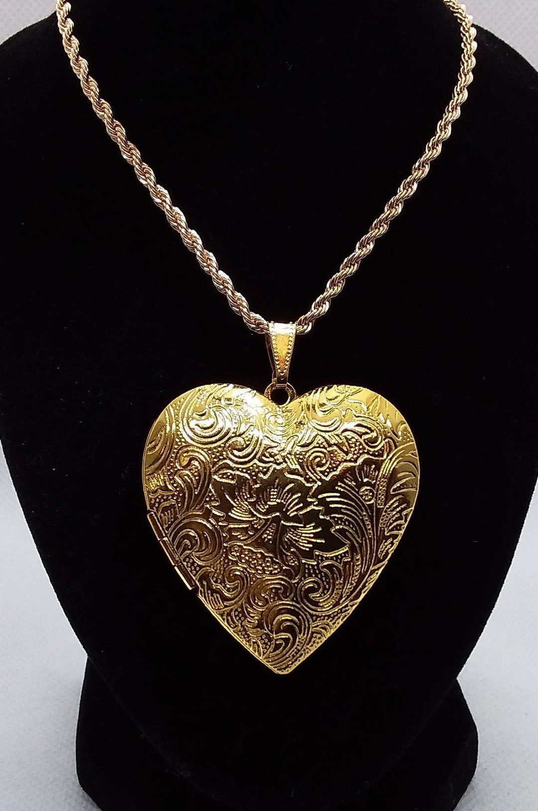 Locket Goldplated HUGE Heart Shaped Photo Locket Necklace Keepsake