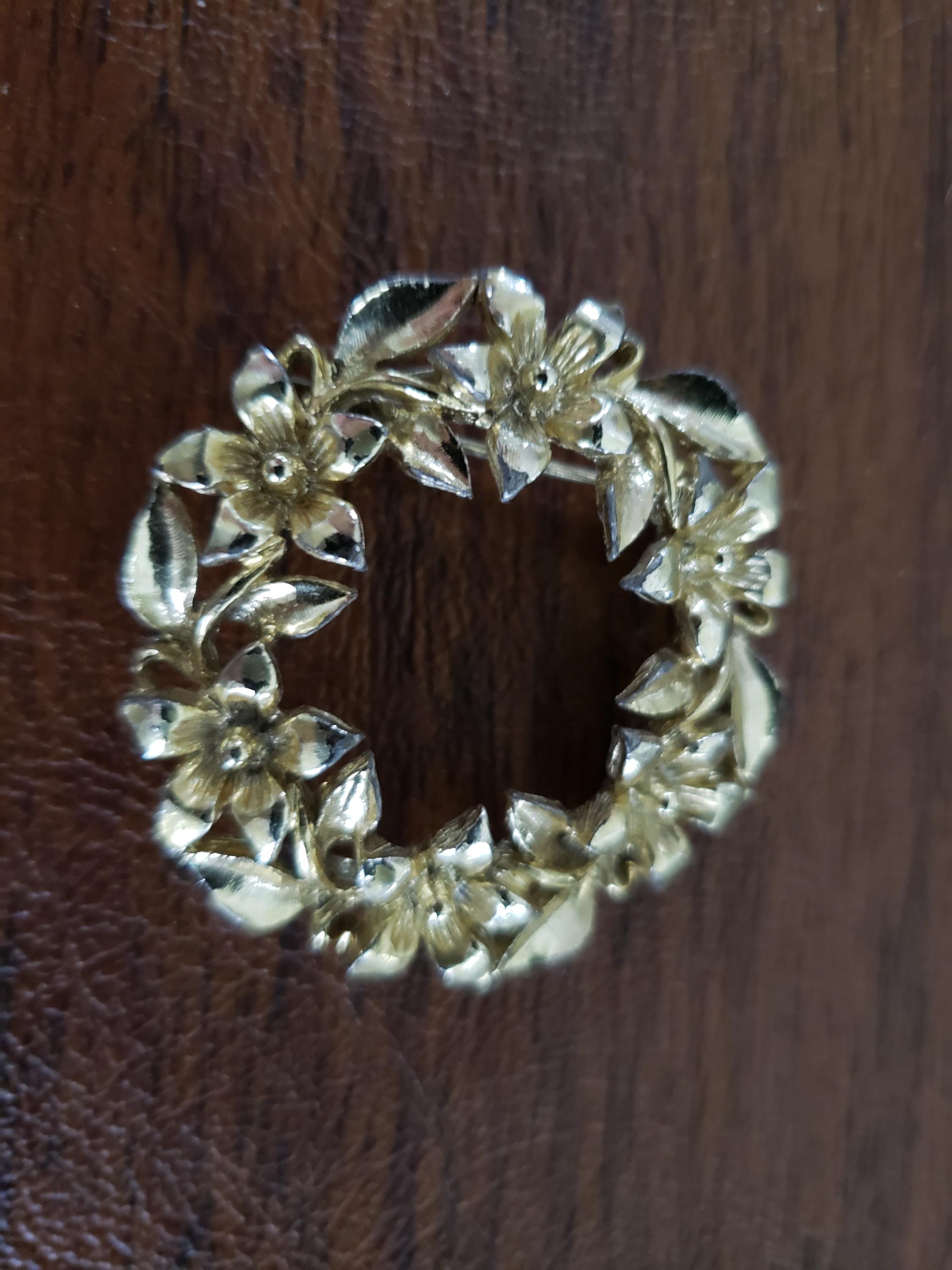 Janette Jewelry Spring Flower Wreath Brooch Goldtone