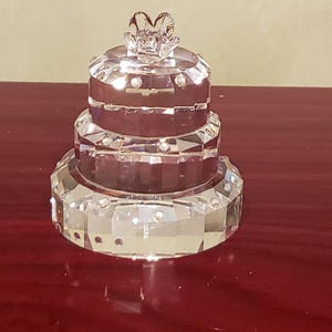 Oleg Cassini 3-tier Crystal Cake with Original Box