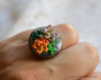 succulent ring,polymer clay ring,polymer clay jewelry,hand made jewelry,unique hand made,polymer clay succulents,succulents,green,orange,