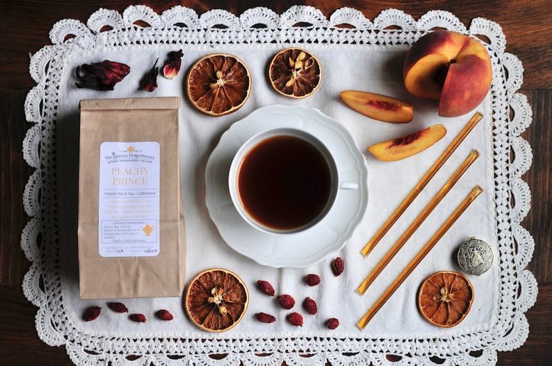 Peachy Prince-te | Ekologisk hantverksmässigt tillverkad blandning av svart te | Premiumkvalitets lösbladste av frukt | Bästa persikote bild 2