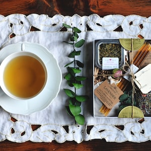 Échantillonneur de boîtes de thé | Choisissez votre propre thé | Thé en feuilles biologique artisanal et artisanal avec vapeur d'herbes, sachet de thé, sachet de lavande, miel
