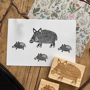 Stempel Wildschwein mit Frischling Stempelset oder einzeln - handgeschnitze Gummiholzstempel von Frieda & Woli - perfekt für Jorunal, Karte