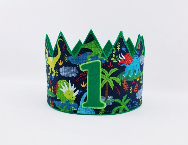 dinosaur with a crown on its head