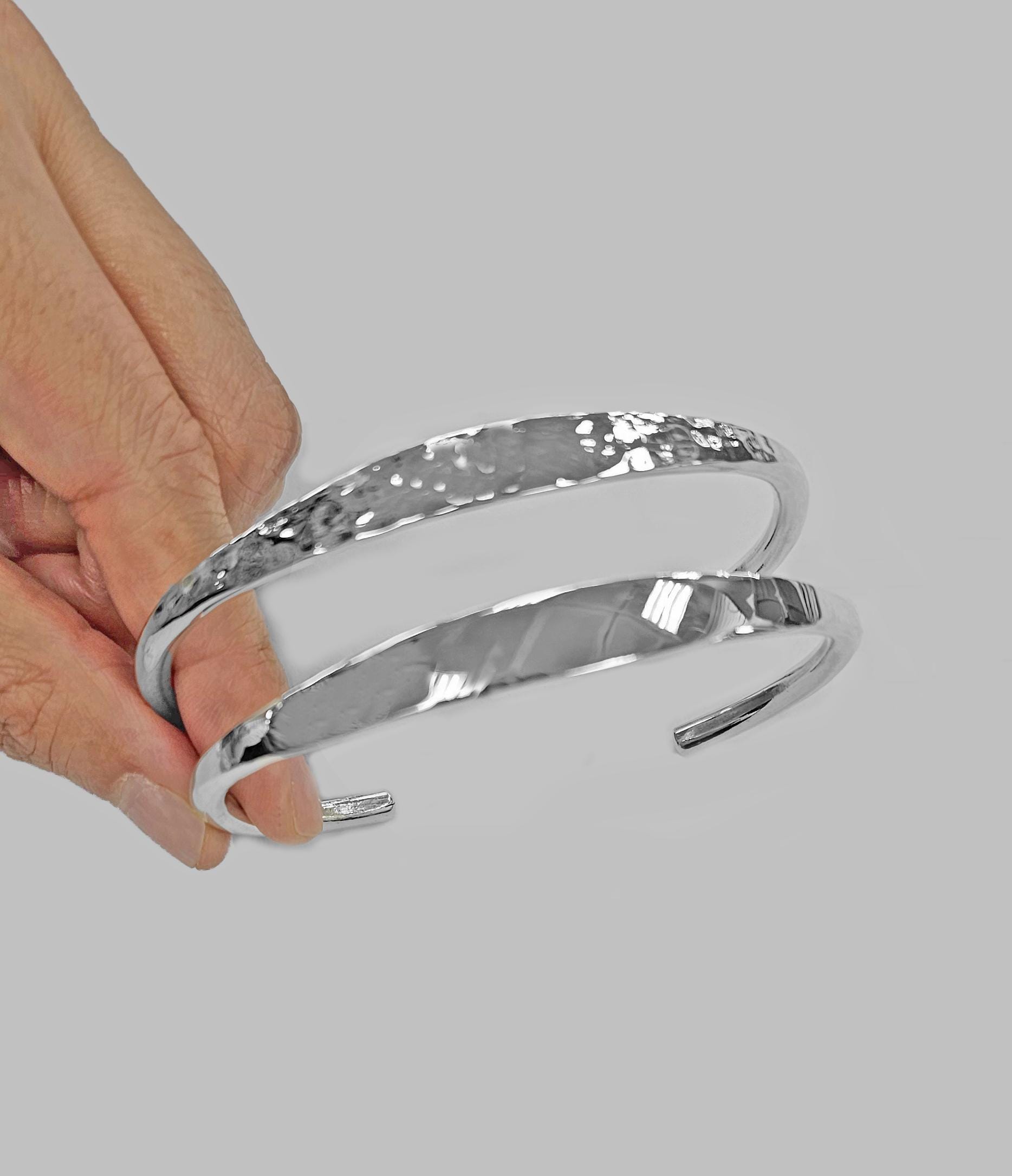 925スターリングシルバー ソリッドプレーン/ハンマーカフブレスレット