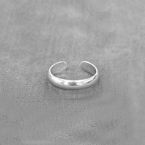 925 Sterling Silver Plain Toe ring image 1