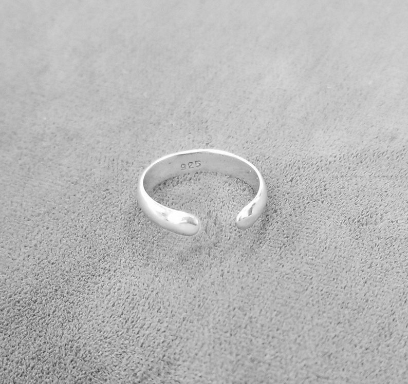 925 Sterling Silver Plain Toe ring image 4