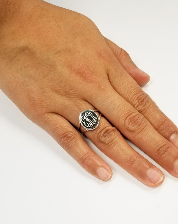Beautiful New Oval Monogram Plain Ring 925 Sterling Silver *Size 6 &7* H604 Beautiful New Oval Monogram Plain Ring 925 Sterling Silver *Size 6 &7* H604