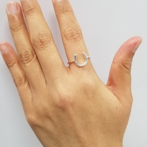 925 Sterling silver Dainty Good Luck Horseshoe Ring