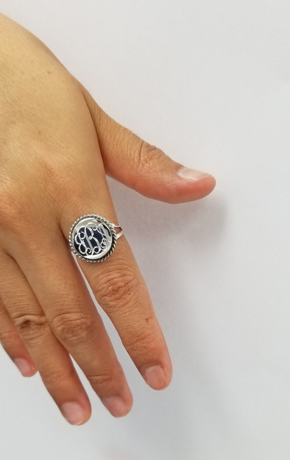 Monogrammed Ring Sterling Silver Round Ring with Rope Bands Personalized Custom Signet Ring for Women or Bridesmaid Present Round Gift