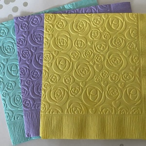 Floral Napkins ~ Embossed Napkin ~ Wedding Flowers ~ Garden Party ~ Flowers ~ Garden Club ~ Beverage ~ Cocktail ~ Luncheon