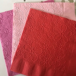 Floral Napkin ~ Embossed Napkin ~ Wedding Flowers ~ Garden Party ~ Outdoors ~ Garden Club ~ Beverage ~ Cocktail