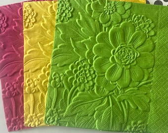 Floral Napkin ~ Embossed Napkin ~ Wedding Flowers ~ Garden Party ~ Flowers ~ Garden Club ~ Beverage ~ Cocktail