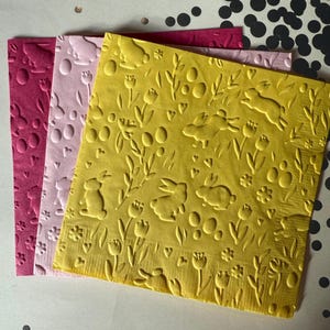 Serviette de table Lapins de Pâques ~ Serviettes de table en relief ~ Printemps ~ Chasse aux œufs de Pâques ~ Printemps ~ Lapin ~ Déjeuner ~ Boisson ~ Cocktail