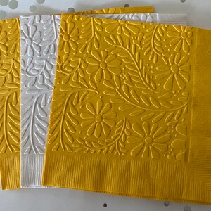 Floral Napkin ~ Embossed Napkin ~ Wedding Flowers ~ Retro Flowers ~ Garden Party ~ Garden Club ~ Beverage ~ Cocktail