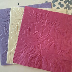 Floral Napkins ~ Embossed Napkin ~ Wedding Flowers ~ Garden Party ~ Flowers ~  Garden Club ~ Luncheon ~ Beverage ~ Cocktail