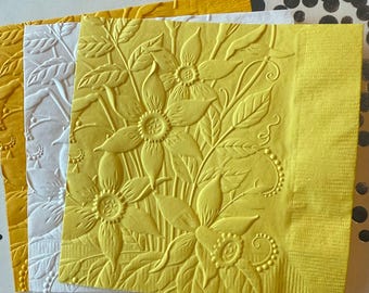 Daffodil Napkins ~ Embossed Napkins ~ Daffodils ~ Wedding Flowers ~ Easter Flowers ~ Garden Party ~ Spring ~ Luncheon ~ Beverage ~ Cocktail