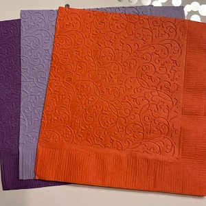 Floral Napkin ~ Embossed Napkin ~ Wedding Flowers ~ Garden Party ~ Garden Club ~ Nature ~ Flowers ~ Beverage ~ Cocktail ~ Guest Towels