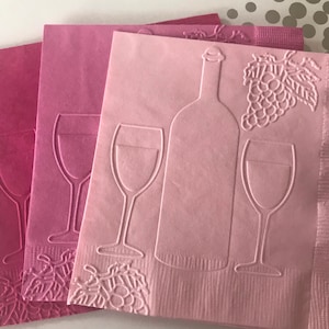 Weinservietten ~ Geprägte Servietten ~ Bar-Servietten ~ Weinliebhaber ~ Junggesellinnenabschied ~ Hochzeitsbar ~ Jubel ~ Weinflasche ~ Getränk ~ Cocktail