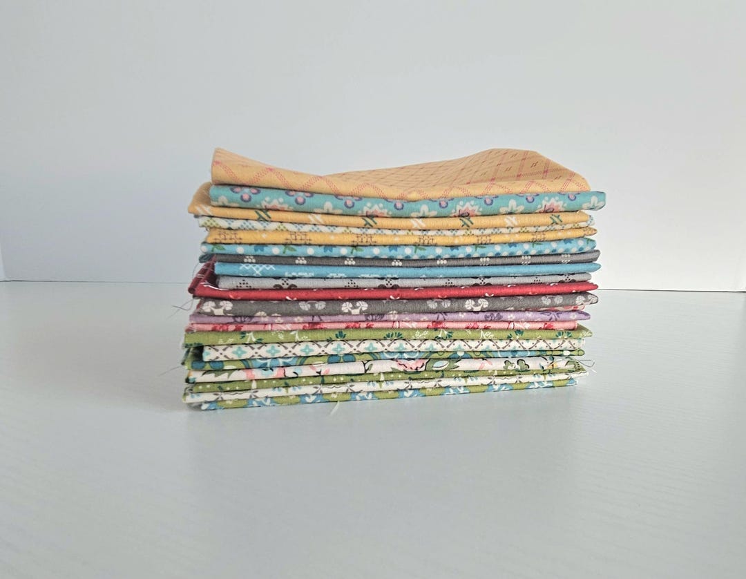 Lori Holt Piece & Plenty 21 Piece Fat Quarter Bundl by Riley Blake ...