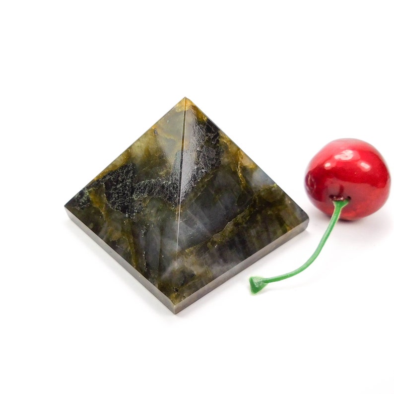Gemstone Point Art Carved Crystal Display Piece Rocks and Minerals Gemstone Specimen WW10F Labradorite Pyramid Polished Stone Statue